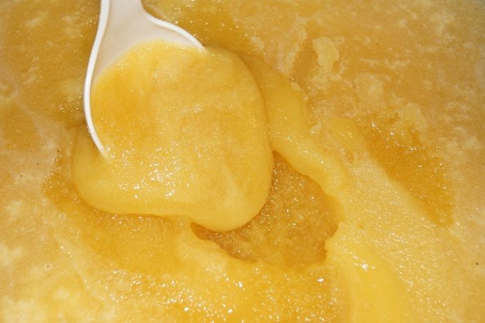 Почему мед засахаривается: скорость кристаллизации меда